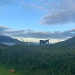An Bothan-cosy In The Cooley Mountains * ダンドーク